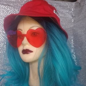 Hat and sunglasses set... 5hey go together